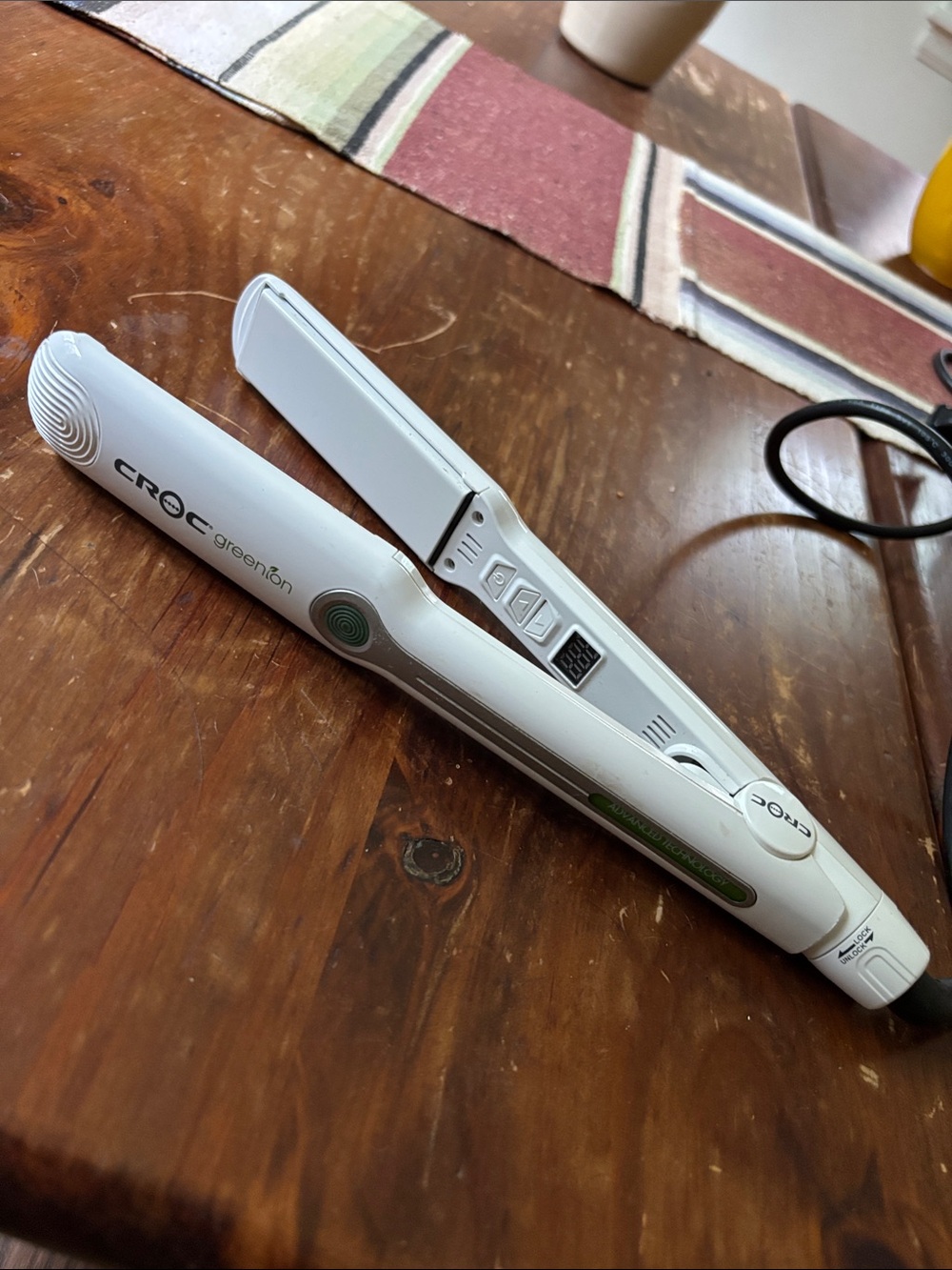Croc Greenion White Ceramic Hair Straightener - Portable Flat Iron